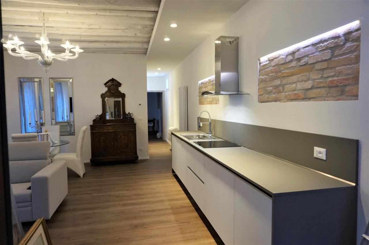 Sara S Luxury Home Five Minutes From Piazza San Marco Венеция Экстерьер фото
