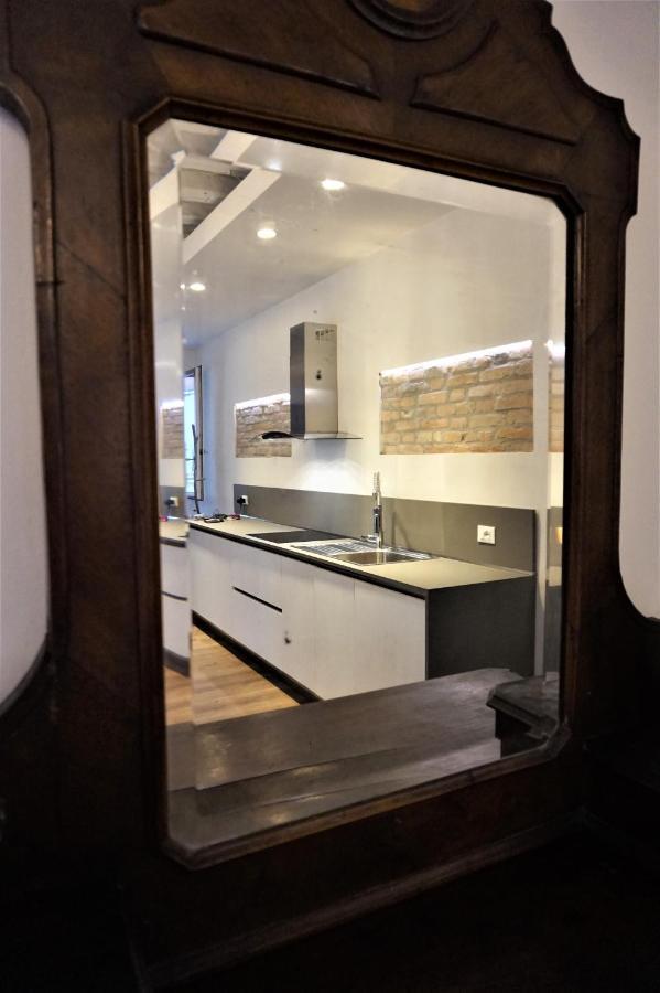 Sara S Luxury Home Five Minutes From Piazza San Marco Венеция Экстерьер фото
